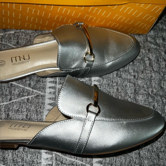 Musshoe Silver Slip on Backless Dress Shoe - NWT 6.5 - Picture 6 of 7